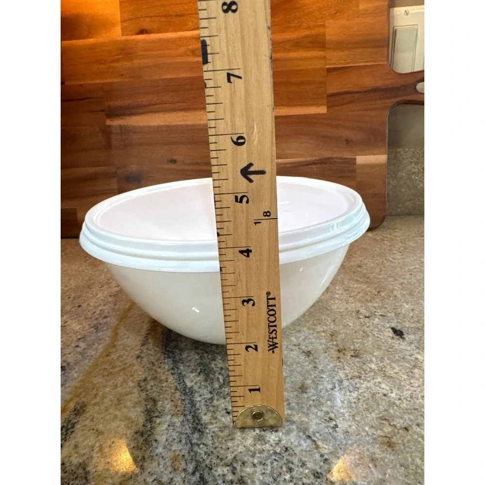 Tupperware Wonderlier Bowl 236 with Butterfly Lid 2518 Y‎ White